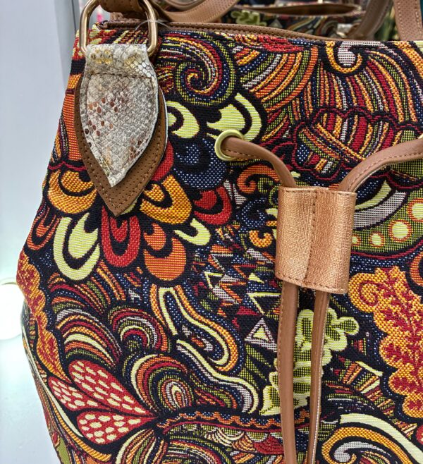 IMG_1266 Copy Bolso Tote "Artistic Jacquard" con Cierre de Cordón